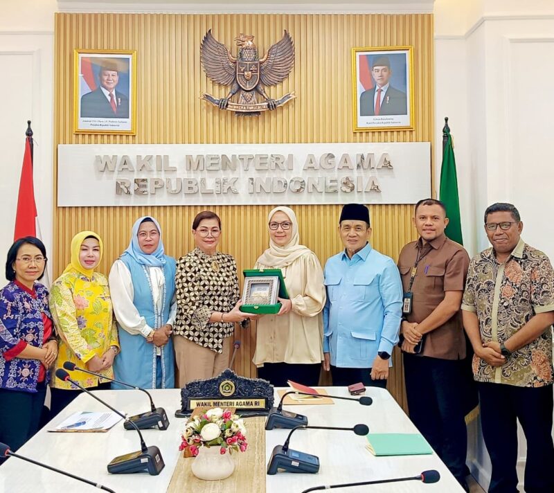 Ketua Tim Penggerak PKK Provinsi Maluku, Maya Baby Lewerissa, melakukan audiensi strategis dengan Wakil Menteri Agama (Wamenag) Republik Indonesia, Romo H. R. Muhammad Syafi’i, di ruang kerja Wamenag, Jakarta, Kamis (26/2/2026). Foto: Birp Humas Pemprov Maluku