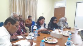 Pertamuan penyerahan hasil rekapirulasi penilaian maladministrasi pelayanan publik Pemerintah Provinsi (Pemprov) Maluku tahun 2025 di kantor Ombudsman RI Perwakilan Maluku, JUmat (13/2/2026), Foto : Istimewa 