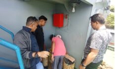 Polisi Sita Puluhan Liter Sopi di Pelabuhan Ambon Saat Pengamanan Mudik