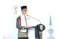 Kapolda Maluku, Irjen Pol. Prof. Dadang Hartanto, bertindak sebagai khatib dalam pelaksanaan Shalat Idul Fitri 1 Syawal 1447 Hijriah yang dipusatkan di Lapangan Merdeka, Kota Ambon, Sabtu (21/3/2026). Foto : Istimewa