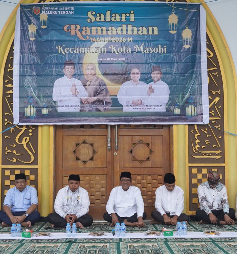 Bupati Maluku Tengah, Zulkarnain Awat Amir, menghadiri agenda Safari Ramadhan Pemerintah Daerah yang dipusatkan di Masjid Al Muhajirin, Kelurahan Lesane, Kecamatan Kota Masohi, Senin (9/3/2026). Foto : Protokoler Pemda Malteng/Headlinetimur.com.