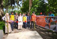 Anggota Komisi V DPR RI Dapil Maluku, Saadiah Uluputty, ST, meresmikan pembangunan Jalan Usaha Tani di Dusun Tanah Goyang dan Dusun Olas, Desa Loki serta Desa Ariate, Kecamatan Huamual Depan, Kabupaten Seram Bagian Barat, Jumat (6/3/2026). Foto : Istimewa