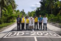 Anggota Komisi V DPR RI Saadiah Uluputty, ST bersama rombongan dari Balai Cipta Karya dan Balai Pelaksanaan Jalan Nasional (BPJN), meninjau langsung progres pembangunan ruas jalan Piru–Loki di Kabupaten Seram Bagian Barat, Maluku, Jumat (6/3/2026). Foto : Istimewa
