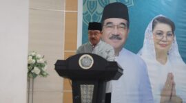 Gubernur Maluku, Hendrik Lewerissa menyampaikan sambutan pada acara Buka Puasa Bersama 1447 H yang diselenggarakan oleh Organisasi Wanita Islam Provinsi Maluku di Gedung PKK Provinsi Maluku, Selasa (17/3/2026). Foto : Diskominfo Maluku

