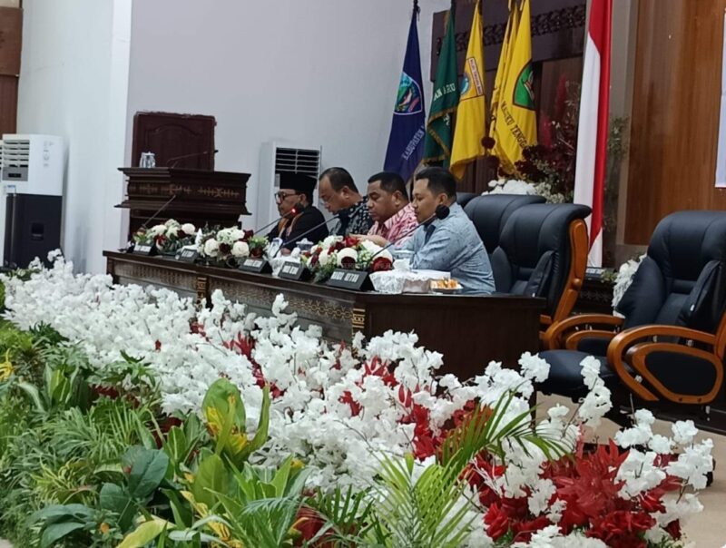 Rapat paripurna DPRD Provinsi Maluku, dalam rangka penyampaian rekomendasi DPRD Provinsi Maluku terhadap LKPJ Gubernur Maluku Tahun Anggaran 2025, yang berlangsung di ruang paripurna, Kamis (23/4/2026). Foto - Istimewa