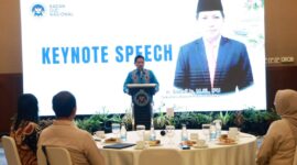 Sekretaris Daerah Provinsi Maluku membuka secara resmi Rapat Koordinasi Percepatan Perolehan Sertifikat Laik Higiene Sanitasi (SLHS) pada Satuan Pelayanan Pemenuhan Gizi (SPPG) Provinsi Maluku, di Hotel Santika, Kota Ambon, Kamis (16/4/2026). Foto : Diskomimfo Maluku. 