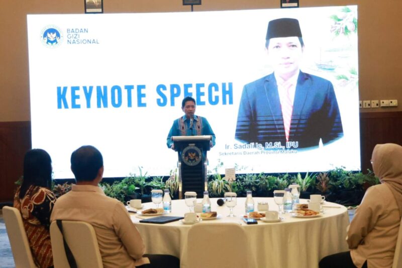 Sekretaris Daerah Provinsi Maluku membuka secara resmi Rapat Koordinasi Percepatan Perolehan Sertifikat Laik Higiene Sanitasi (SLHS) pada Satuan Pelayanan Pemenuhan Gizi (SPPG) Provinsi Maluku, di Hotel Santika, Kota Ambon, Kamis (16/4/2026). Foto : Diskomimfo Maluku. 