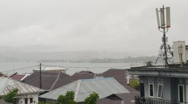 Hujan lebat melanda Kota Ambon selama beberapa terakhir dan masih berlangsung hingga Jumat (8/5/2026). Foto: Dok. Headlinetimur.com