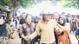 La Sandi, nelayan asal Desa Kawa, Kecamatan Seram Barat, Kabupaten Seram Bagian Barat berhasil ditemukan oleh Tim SAR pada Kamis (28/5/2026). Foto : Basarnas Maluku.