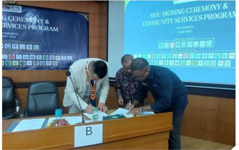 Penandatanganan MoU, MoA, dan IA yang dilakukan oleh Dekan FISIP UNPATTI dan Ketua Program Studi Ilmu Komunikasi, di Universitas Muhammadiyah Yogyakarta, Selasa (12/5 2026). Foto: Istimewa
