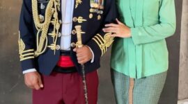 Arnold Aristoteles Paplapna Ritiauw dan istri. Foto: Istimewa 