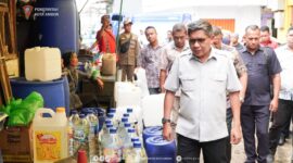 Wali Kota Ambon, Bodewin Wattimena  meninjau langsung aktivitas di Pasar Lama, Kecamatan Sirimau, Kota Ambon, Kamis (21/5/2026). Foto: Humas Pemkot Ambon.