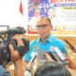 Ketua Umum Pengprov PBVSI Maluku, Alimudin Kolatlena saat diwawancarai usai pembukaan kursus wasit dan pelatih Bola Voli Indoor di Wisma Gonzalo, Karang Panjang, Kota Ambon, Jumat (26/6/2026). (Foto : Istimewa)