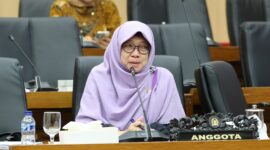 Anggota Pansus RUU Daerah Kepulauan DPR RI, Anis Byarwati, dalam Rapat Dengar Pendapat Umum Pansus RUU Daerah Kepulauan DPR RI, di Senayan, Jakarta. Foto: Jaka/Karisma