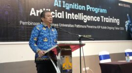 
Wakil Rektor Bidang Akademik Universitas Pattimura (Unpatti), Prof. Dominggus Malle menyampaikan sambutan pada kegiatan Artificial Intelligence Training—hasil kolaborasi Unpatti, AI Ignition Indonesia, Kumpul, dan Grasberg Academy—di Manise Hotel Ambon, Kamis (16/7/2026). Prof . Malle mendorong mahasiswa menggunakan AI bijak dan produktif. (Foto : Humas Unpatti)
