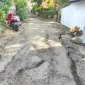 Jalan di kawasan Benteng Atas, Kecamatan Nusaniwe, Kota Ambon yang telah rusak parah. (FOTO: Tribunambon)