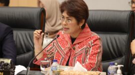 Ketua Pansus RUU Daerah Kepulauan DPR RI, Mercy Barends, dalam Rapat Dengar Pendapat Umum Pansus RUU Daerah Kepulauan DPR RI, di Senayan, Jakarta, Selasa (30/6/202)
 (Foto: Jaka/Karisma)

