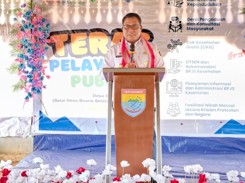 Wakil Gubernur Maluku, Abdullah Vanath menyampaikan sambutan pada acara peresmian Teras Pelayanan Publik yang diselenggarakan oleh Ombudsman Republik Indonesia Perwakilan Maluku di Baileo Desa Buano Utara, Kabupaten Seram Bagian Barat (SBB), Kamis (23/7/2026). (FOTO : ISTIMEWA)