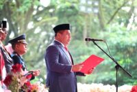Ketua DPRD Provinsi Maluku, Benhur George Watubun, saat membacakan teks Proklamasi di HUT ke-81 RI, yang berlangsung di Lapangan Merdeka Ambon, Senin (17/8/2026). (Foto: Merindudprd)
