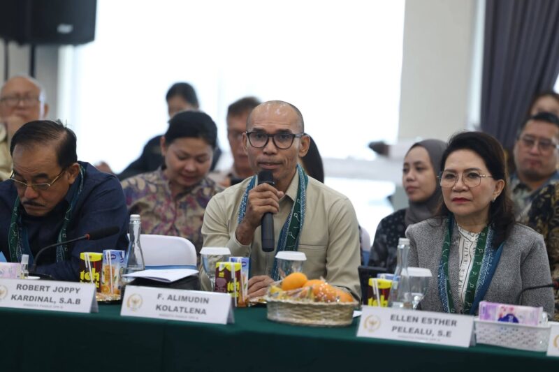 Anggota Tim Pansus RUU Daerah Kepulauan, Alimudin Kolatlena saat mengikuti Kunjungan Kerja ke Manado, Sulawesi Utara, Jumat (28/8/2026). (Foto Septamares/Karisma)