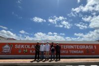 Anggota Komisi VIII DPR RI dari Fraksi Partai Gerindra, Alimudin Kolatlena, melakukan kunjungan kerja ke lokasi pembangunan Sekolah Rakyat di Kelurahan Holo, Kecamatan Amahai, Kabupaten Maluku Tengah, Kamis (6/8/2026) untuk memantau progres dan memastikan seluruh tahapan pembangunan berjalan sesuai dengan dokumen perencanaan. (FOTO : Istimewa)