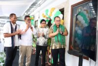 Ketua Umum Majelis Pengurus Pusat (MPP) ICMI, Prof. Dr. Arif Satria, Sekretaris Daerah Provinsi Maluku Sadali Ie, Ketua MPW ICMI Maluku Dr. Ruslan Tawari, dan Ketua Umum Majelis Pengurus Pusat (MPP) Pemuda ICMI, Ismail Rumadan meresmikan Sekretariat MPW ICMI Maluku, di kawasan Waihaong, Kota Ambon, Sabtu (8/8/2026). (Foto : Istimewa)
