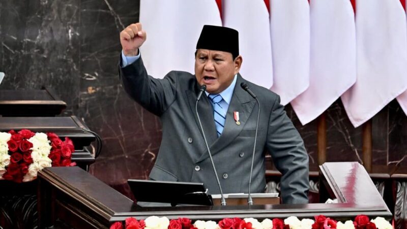 Presiden Prabowo Subianto menyampaikan pidato pada Rapat Paripurna Pembukaan Masa Persidangan I DPR RI Tahun Sidang 2026–2027 di Gedung Nusantara MPR/DPR/DPD RI, Jakarta, Jumat, 14 Agustus 2026. (Foto: BPMI Setpres/Rusman)

