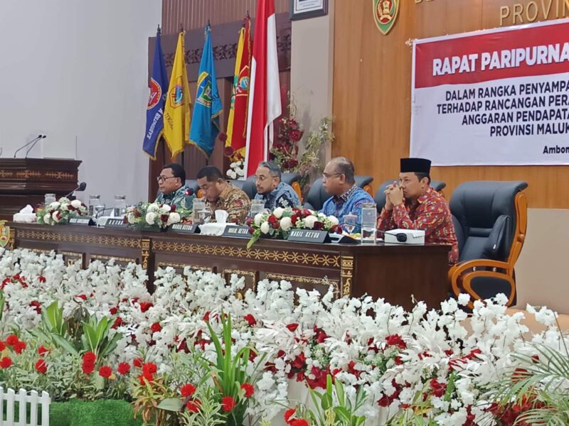 Rapat paripurna DPRD Provinsi Maluku dalam rangka penyampaian pendapat akhir fraksi terhadap Ranperda Perubahan APBD Provinsi Maluku Tahun Anggaran 2026, berlangsung di ruang rapat paripurna Kantor DPRD Maluku, Rabu (30/9/2026). (FOTO: DOK. MERINDUDPRD)