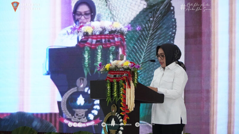 Wakil Wali Kota (Wawali) Ambon, Ely Toisutta dalam sambutan pada kegiatan Ceramah Kesehatan di Baileo Slamet Riyadi Korem 151/Binaiya, Rabu (23/9/26).
