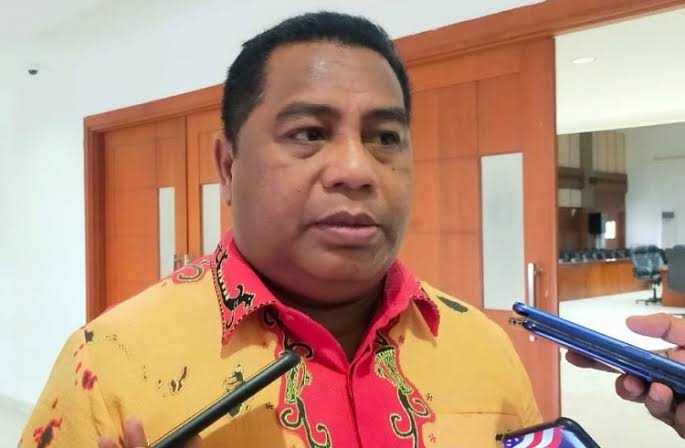 Ketua DPRD Maluku Benhur Watubun. (FOTO : Gesuri.id)